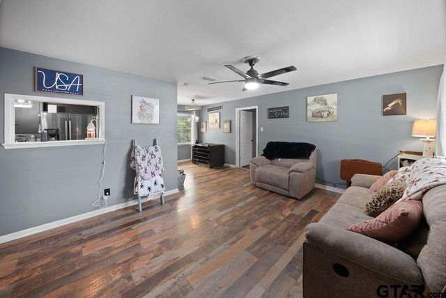 403 Ridgewood Drive, Palestine, TX 75803