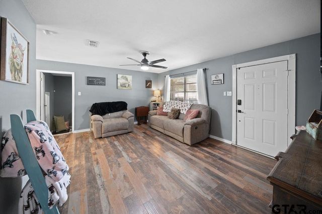 403 Ridgewood Drive, Palestine, TX 75803