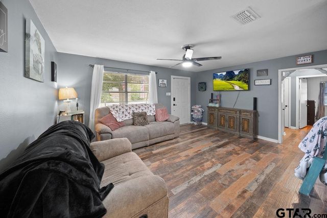 403 Ridgewood Drive, Palestine, TX 75803