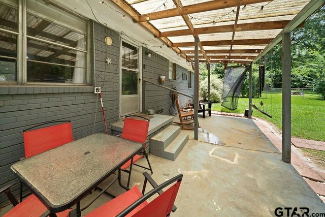 403 Ridgewood Drive, Palestine, TX 75803