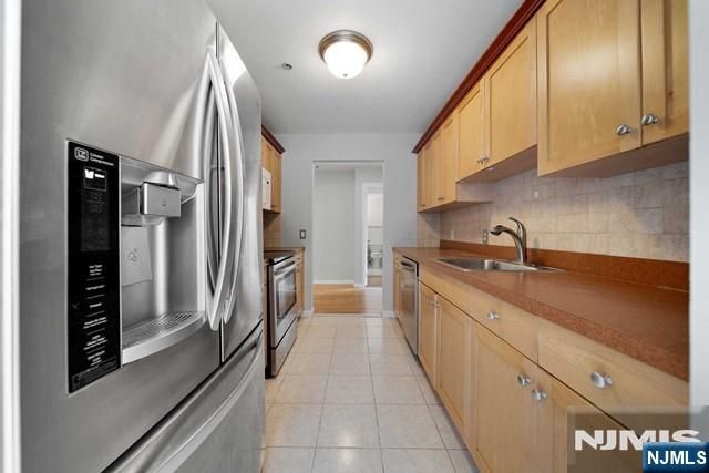 547 Gorge Road 2D, Cliffside Park, NJ 07010