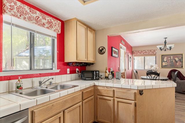 15 Mill Creek Cir, Arnold, CA 95223