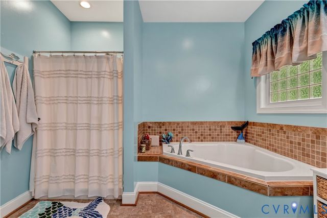 2170 Mandeville Trl, Mechanicsville, VA 23111