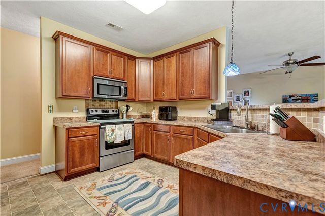 2170 Mandeville Trl, Mechanicsville, VA 23111