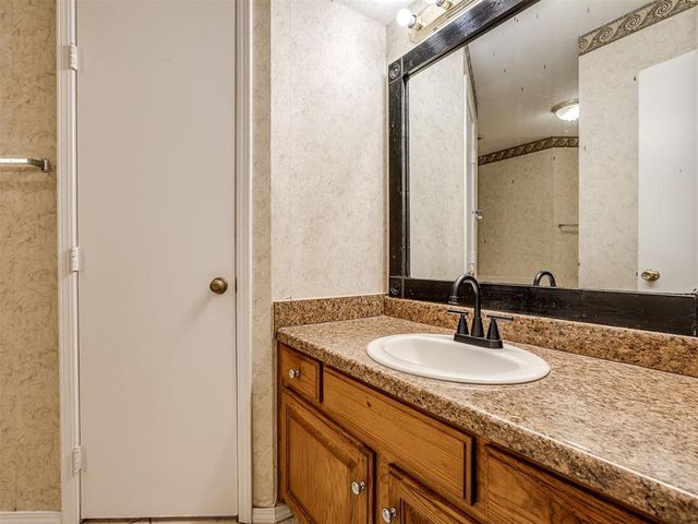 7804 NW 82nd Street, Oklahoma City, OK 73132