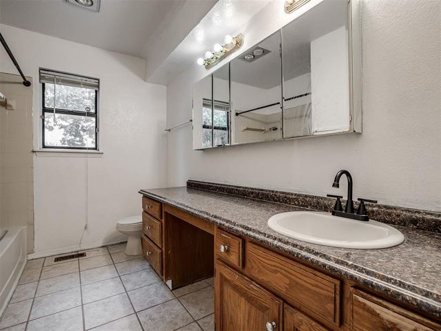 7804 NW 82nd Street, Oklahoma City, OK 73132