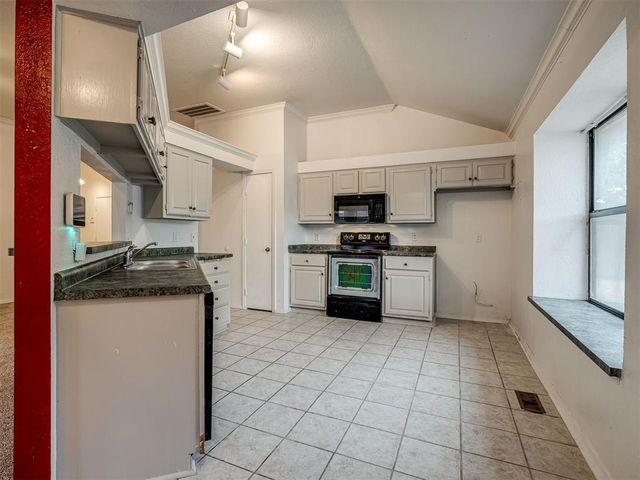 7804 NW 82nd Street, Oklahoma City, OK 73132