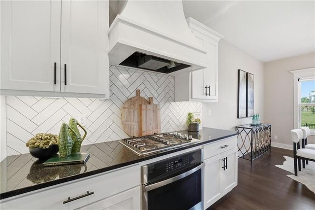 17404 Richards Street, Overland Park, KS 66221