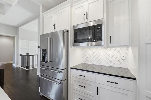17404 Richards Street, Overland Park, KS 66221