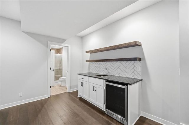 17404 Richards Street, Overland Park, KS 66221