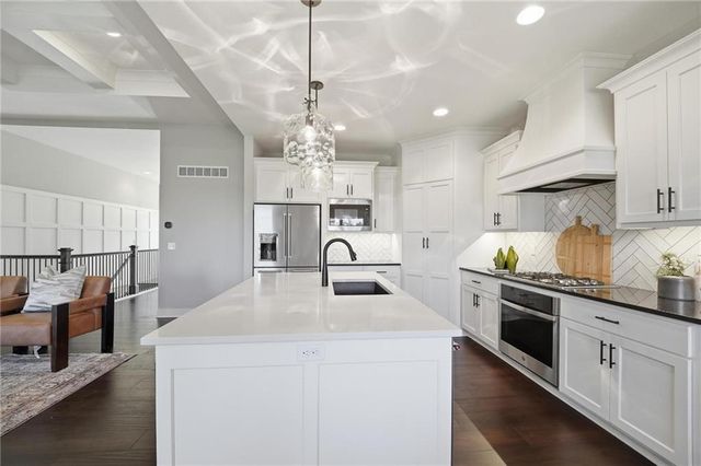 17404 Richards Street, Overland Park, KS 66221