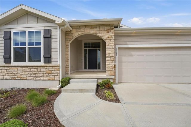 17404 Richards Street, Overland Park, KS 66221