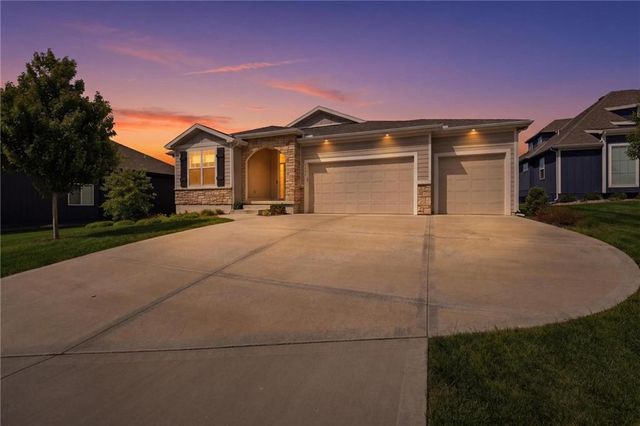 17404 Richards Street, Overland Park, KS 66221