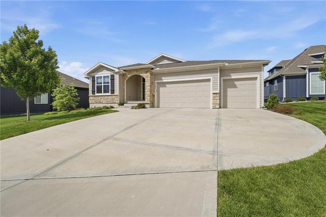 17404 Richards Street, Overland Park, KS 66221
