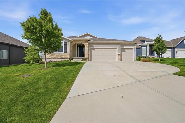 17404 Richards Street, Overland Park, KS 66221