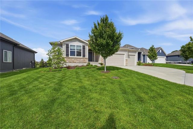 17404 Richards Street, Overland Park, KS 66221