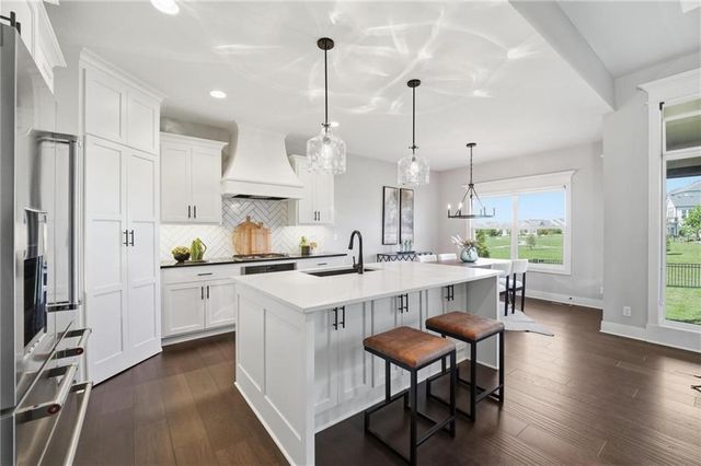 17404 Richards Street, Overland Park, KS 66221