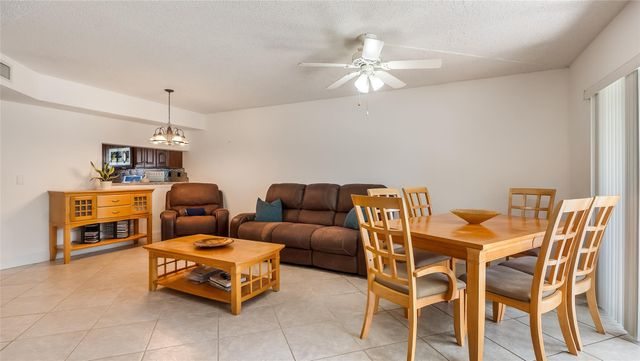 409 Republic Ct 409, Deerfield Beach, FL 33442