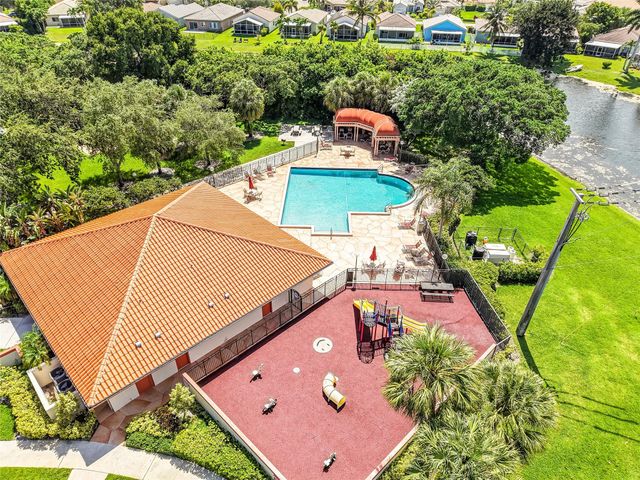 409 Republic Ct 409, Deerfield Beach, FL 33442