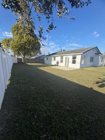 114 FLORAL DRIVE, Kissimmee, FL 34743