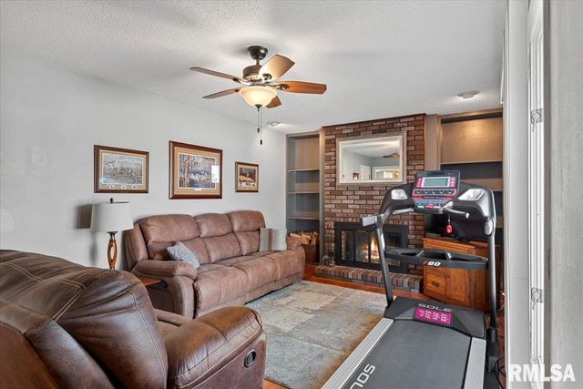 51 Squires Road, Springfield, IL 62704