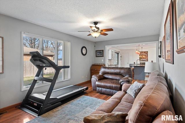 51 Squires Road, Springfield, IL 62704