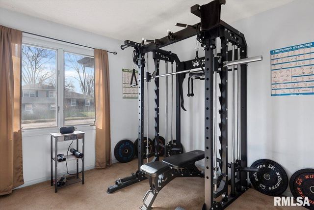 51 Squires Road, Springfield, IL 62704