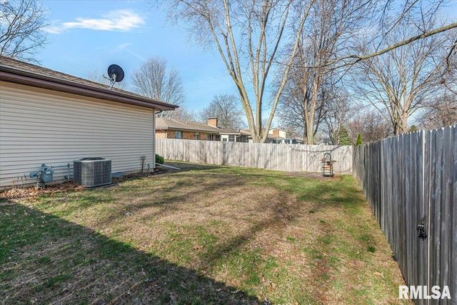 51 Squires Road, Springfield, IL 62704