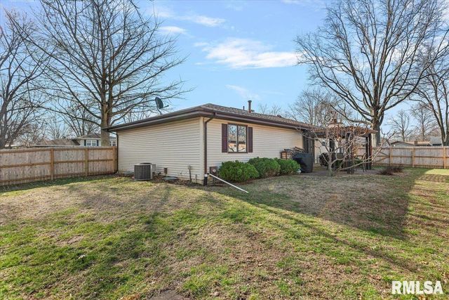 51 Squires Road, Springfield, IL 62704