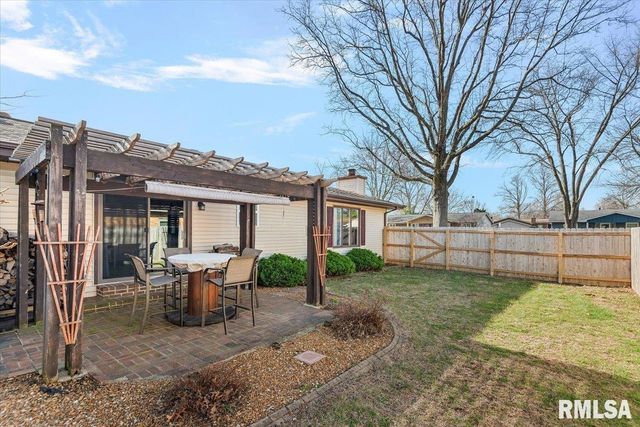 51 Squires Road, Springfield, IL 62704