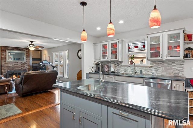 51 Squires Road, Springfield, IL 62704