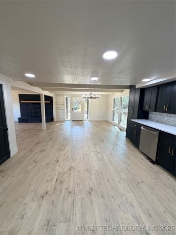 1209 W Ragan Street, Henryetta, OK 74437