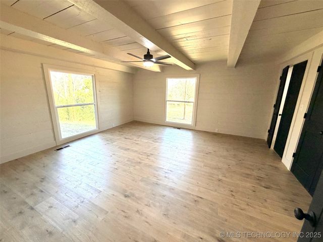 1209 W Ragan Street, Henryetta, OK 74437