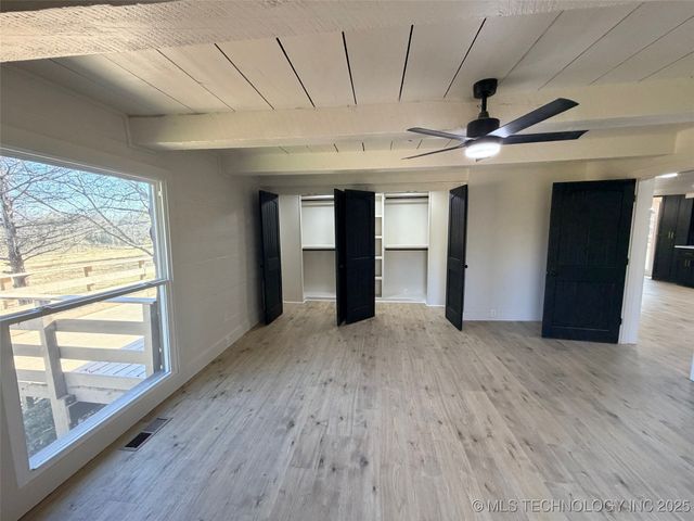 1209 W Ragan Street, Henryetta, OK 74437