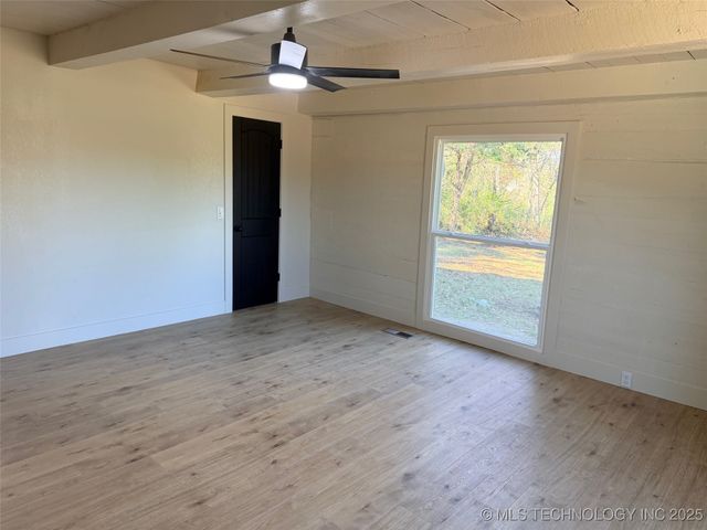 1209 W Ragan Street, Henryetta, OK 74437