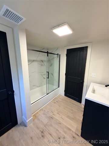 1209 W Ragan Street, Henryetta, OK 74437