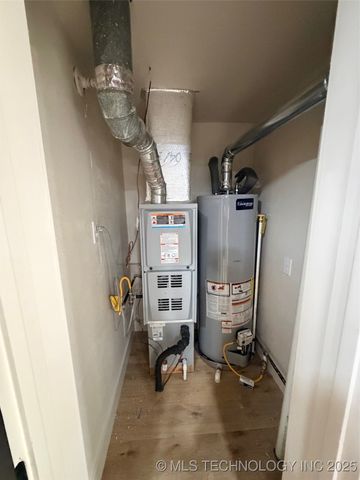 1209 W Ragan Street, Henryetta, OK 74437