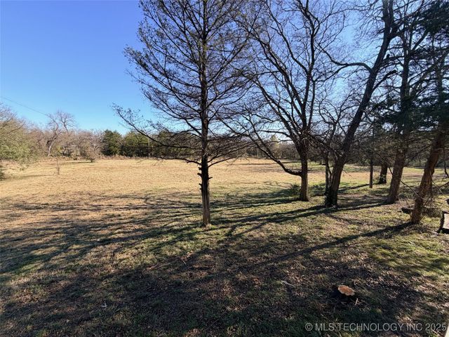 1209 W Ragan Street, Henryetta, OK 74437