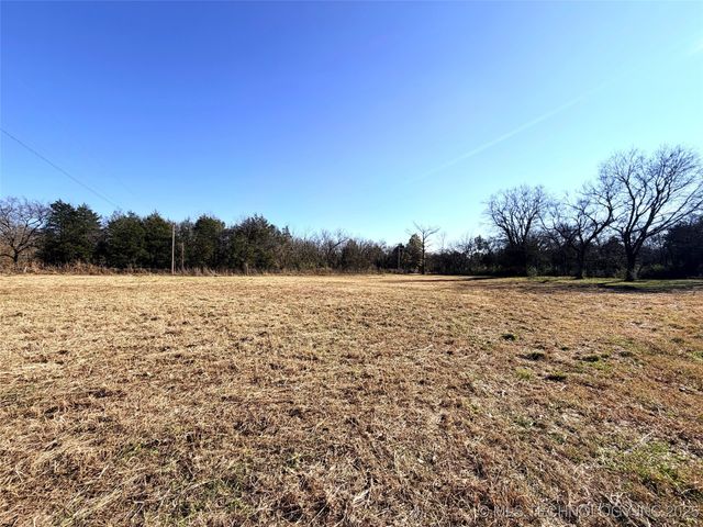 1209 W Ragan Street, Henryetta, OK 74437