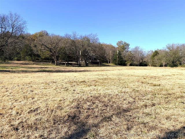 1209 W Ragan Street, Henryetta, OK 74437