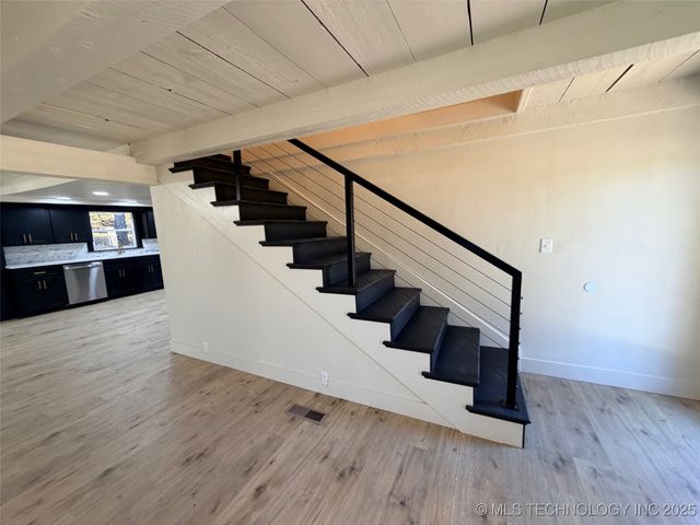 1209 W Ragan Street, Henryetta, OK 74437