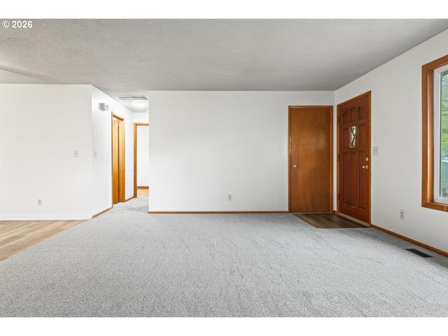 18411 Se IVON Ct, Gresham, OR 97030