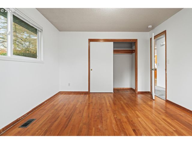 18411 Se IVON Ct, Gresham, OR 97030