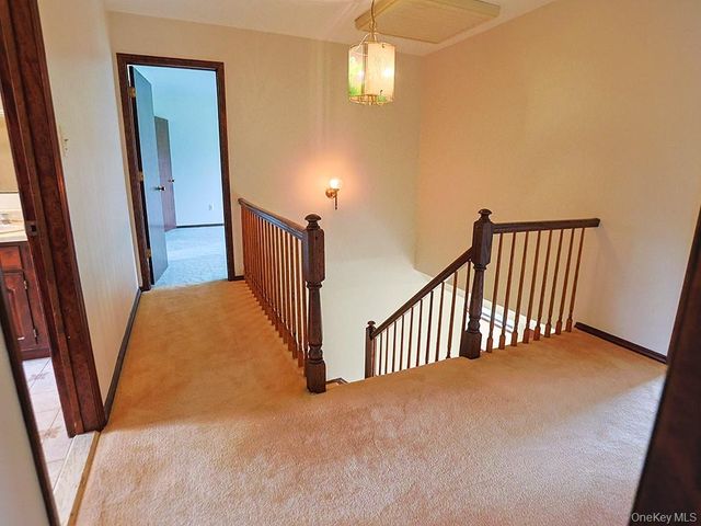 25 Georges Road, Middletown, NY 10941