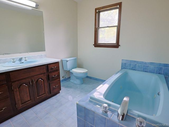 25 Georges Road, Middletown, NY 10941