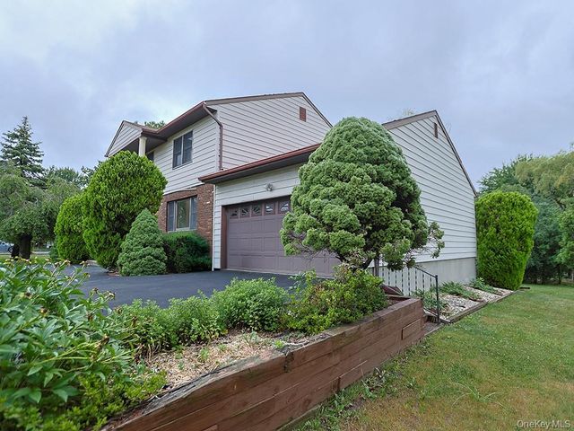 25 Georges Road, Middletown, NY 10941
