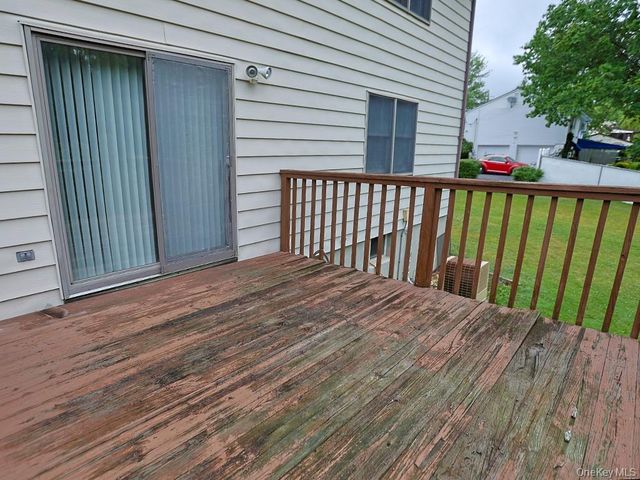 25 Georges Road, Middletown, NY 10941