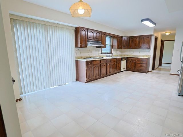 25 Georges Road, Middletown, NY 10941
