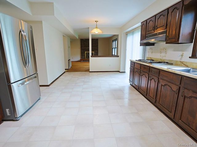 25 Georges Road, Middletown, NY 10941