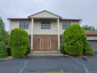 25 Georges Road, Middletown, NY 10941